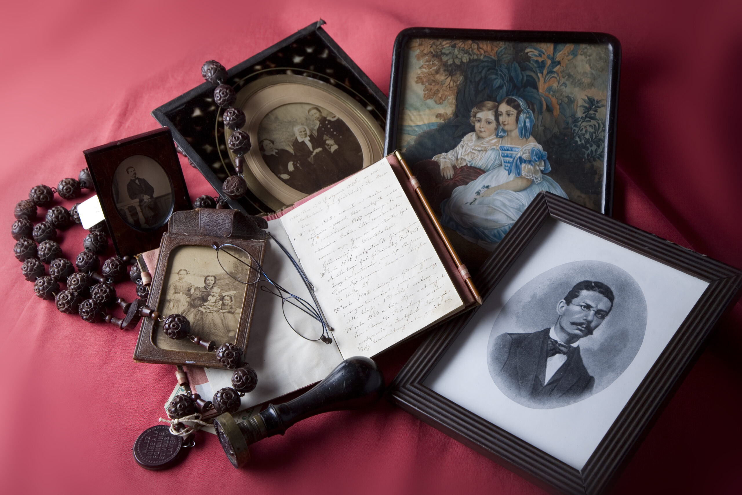 Pamiątki związane z Romualdem Trauguttem, zbiory muzeum w Licheniu